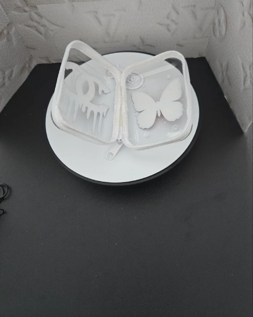 LUX CLEAR POUCH/KEYCHAIN